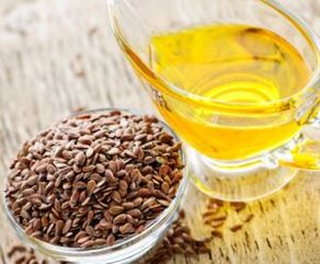 Las semillas de lino y el aceite de linaza contienen muchas vitaminas. 