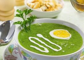 Sopa de crema con una dieta proteica.