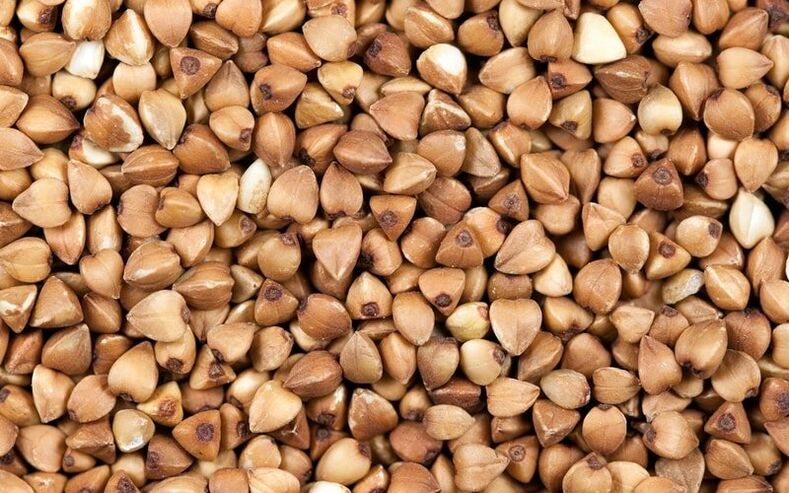 El trigo sarraceno es un grano bajo en carbohidratos que es importante para perder peso. 